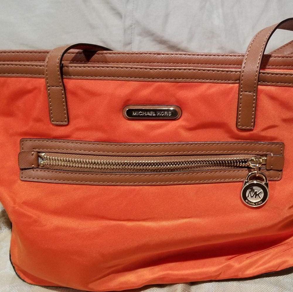 Micheal Kors purse
